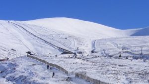 cairngorm mountain skiing